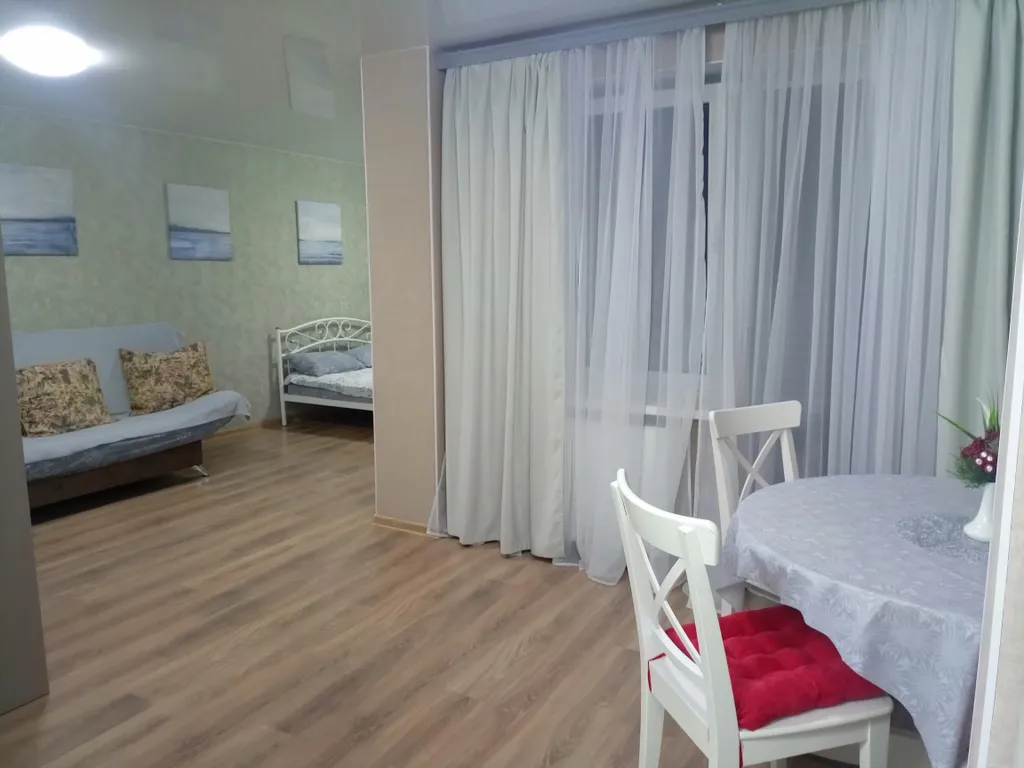 Уютная студия с двумя балконами в ЖК Берёзка