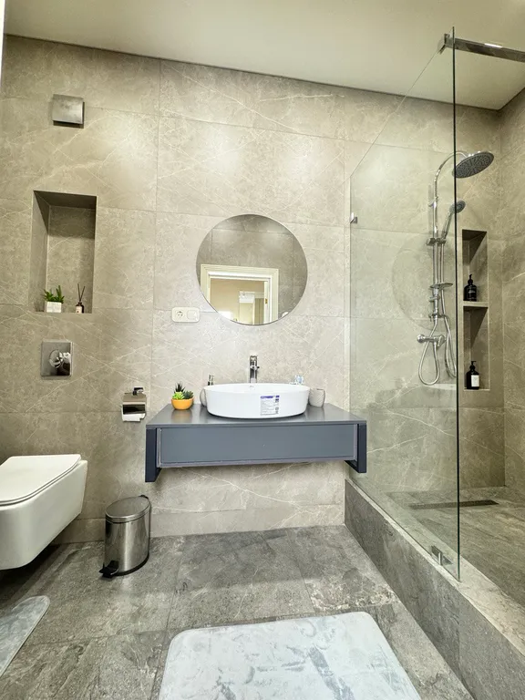 Евродвушка в ЖК Комфорт Сити с видом на горы, рядом с ТЦ MEGA