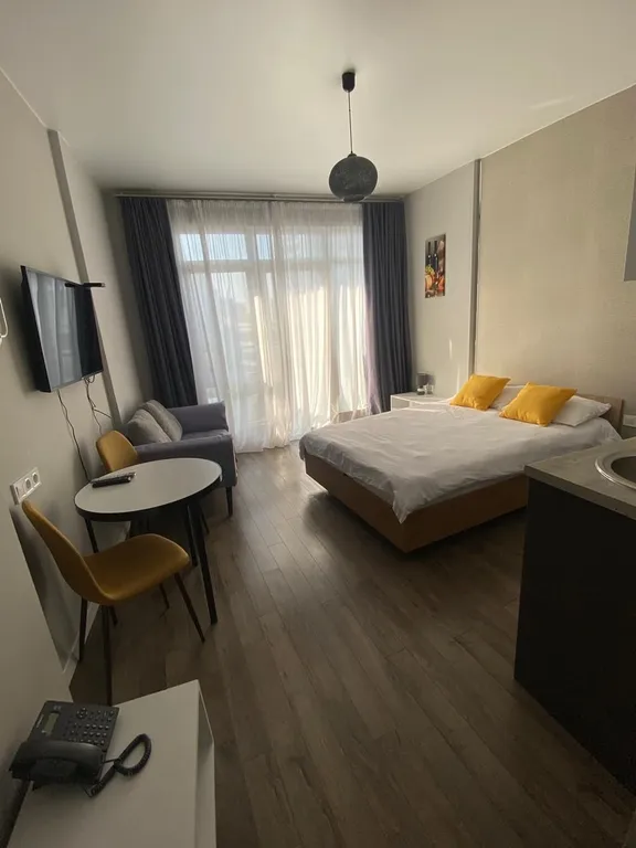 Апартамент с бассейном и видом на море