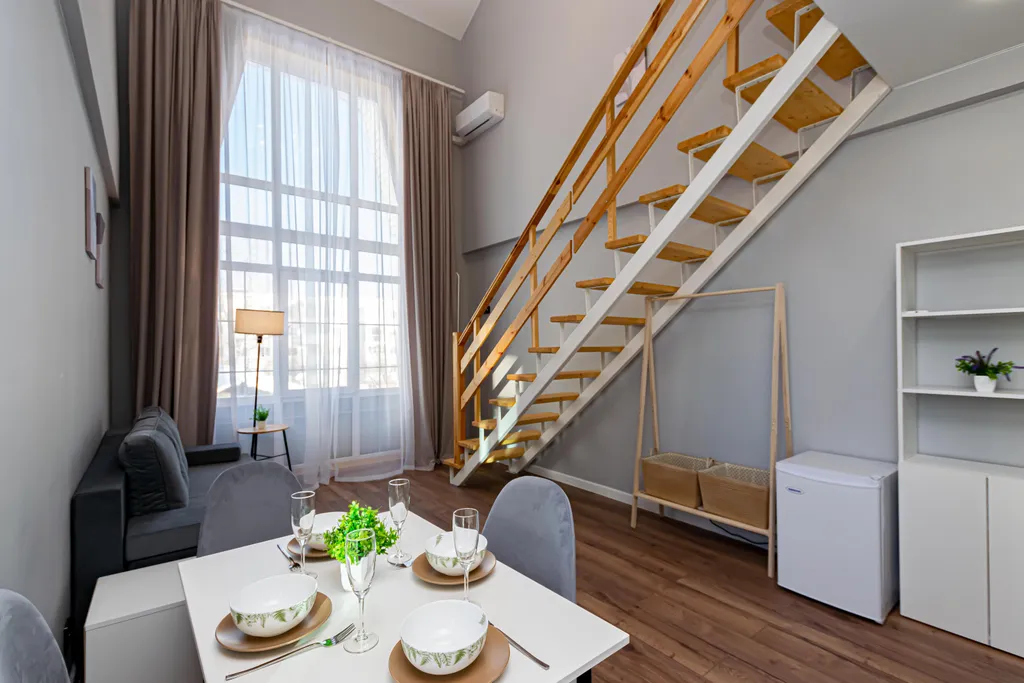 Уютная двухуровневая студия у цирка