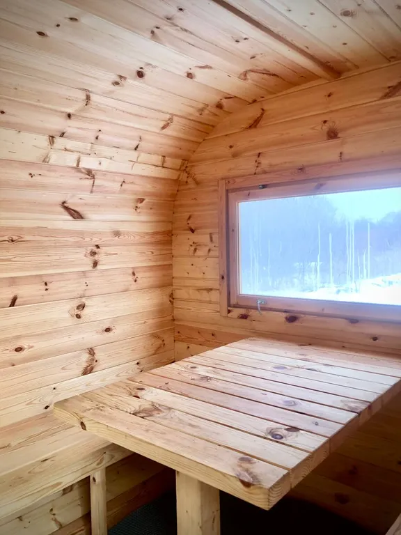 Уютный деревянный загородный дом в живописном селе