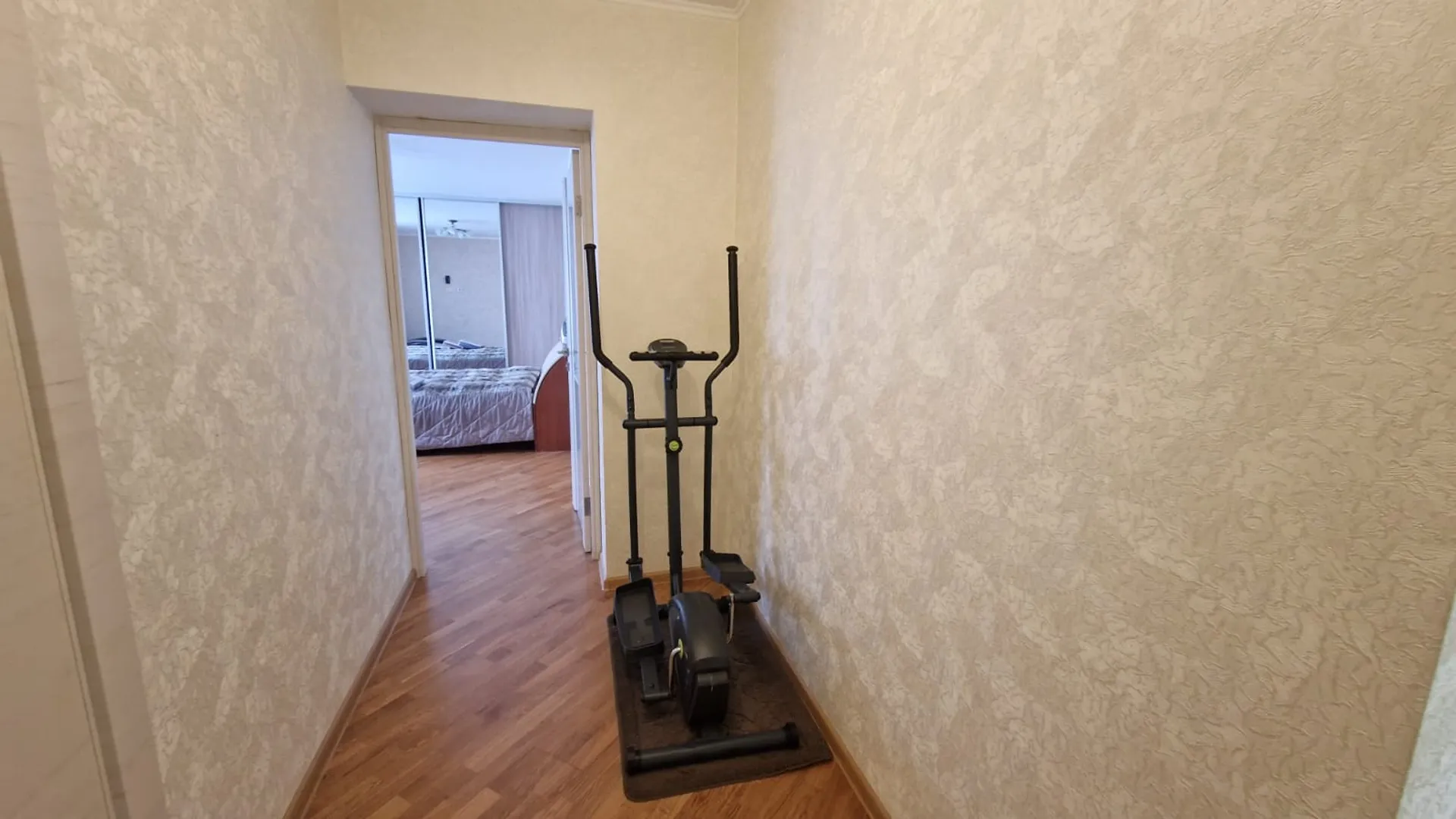 коридор в спальную комнату
