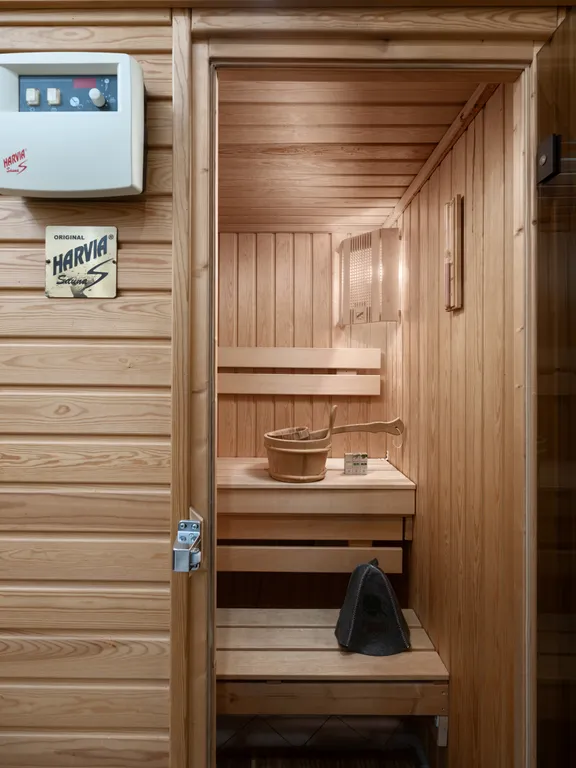 У Сретенского бульвара с сауной и двумя санузлами