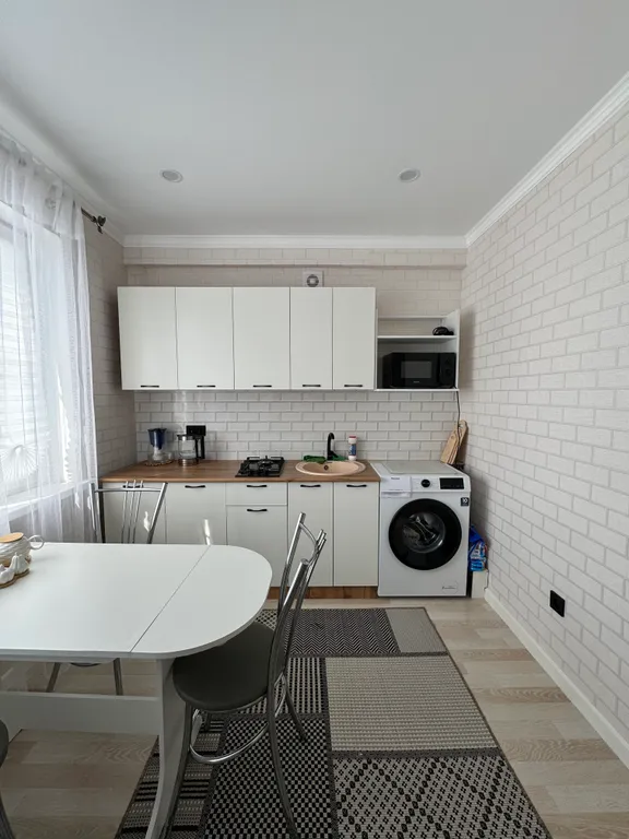 Квартира в спальном районе рядом с морем