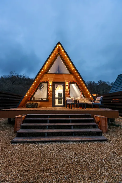 Домик у озера