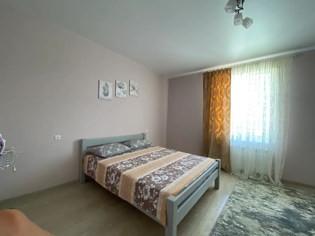 Уютный дом недалеко от берега