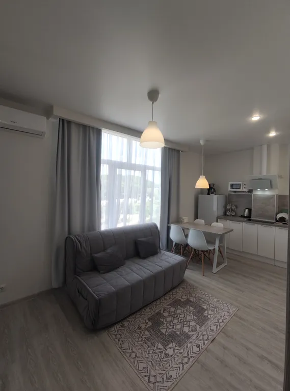 Белый дом у Черного моря