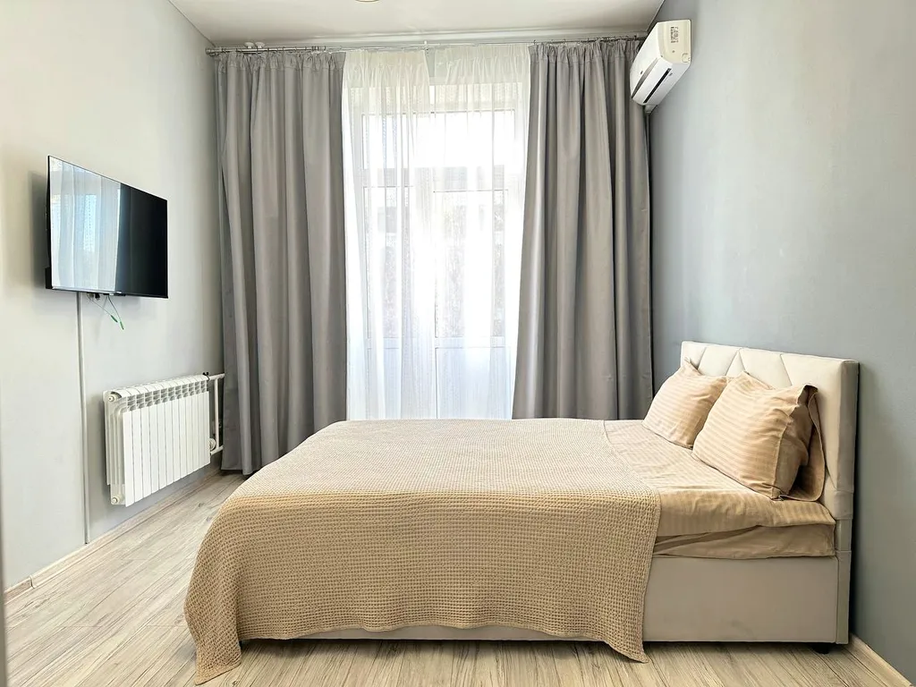 1-комнатная квартира с балконом в центре — аренда посуточно в Кемерово