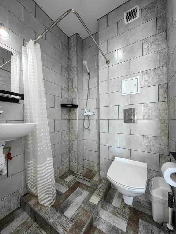 Квартира Квартира Студия с отоплением, кухней, стиралкой, балконом, парковкой, беседкой — Судак