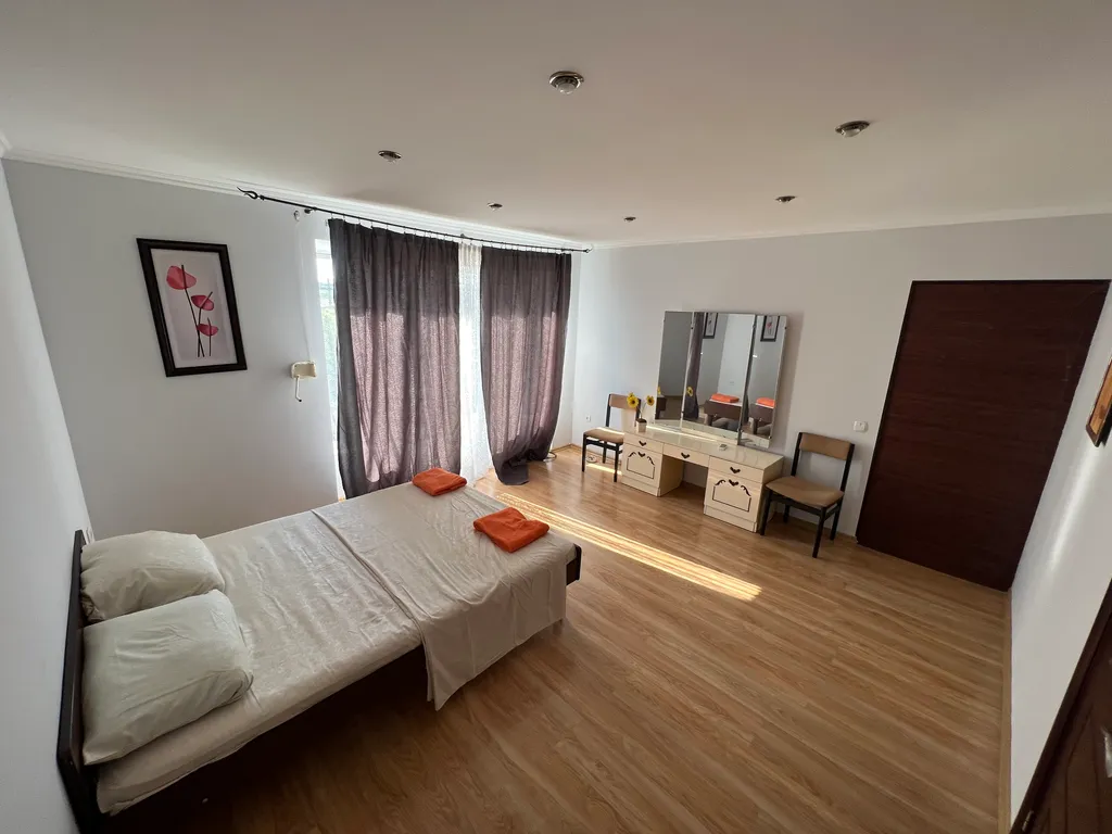 Эллинг у моря