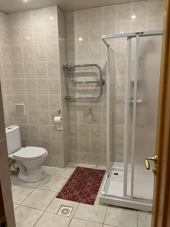 Эллинг на берегу моря