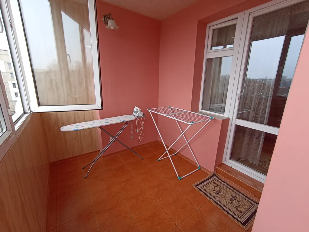 2-комнaтная квaртира в центpе Cимферополя (пaрк Tренeвa)