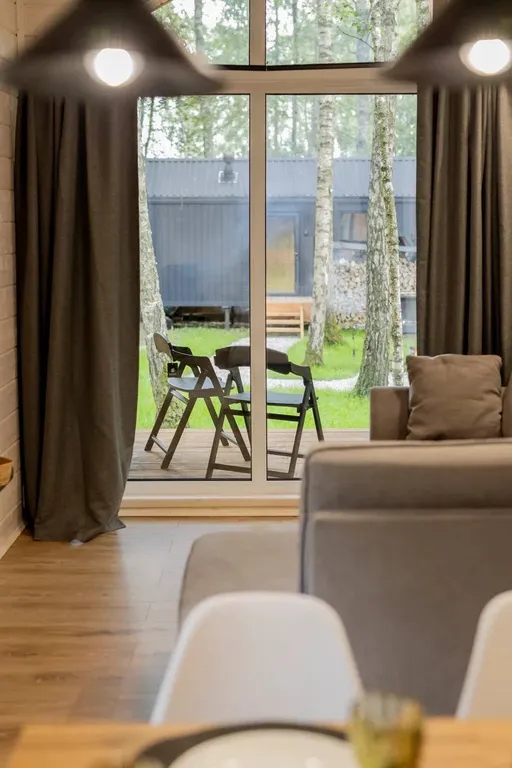 Домик в лесу с камином и баней