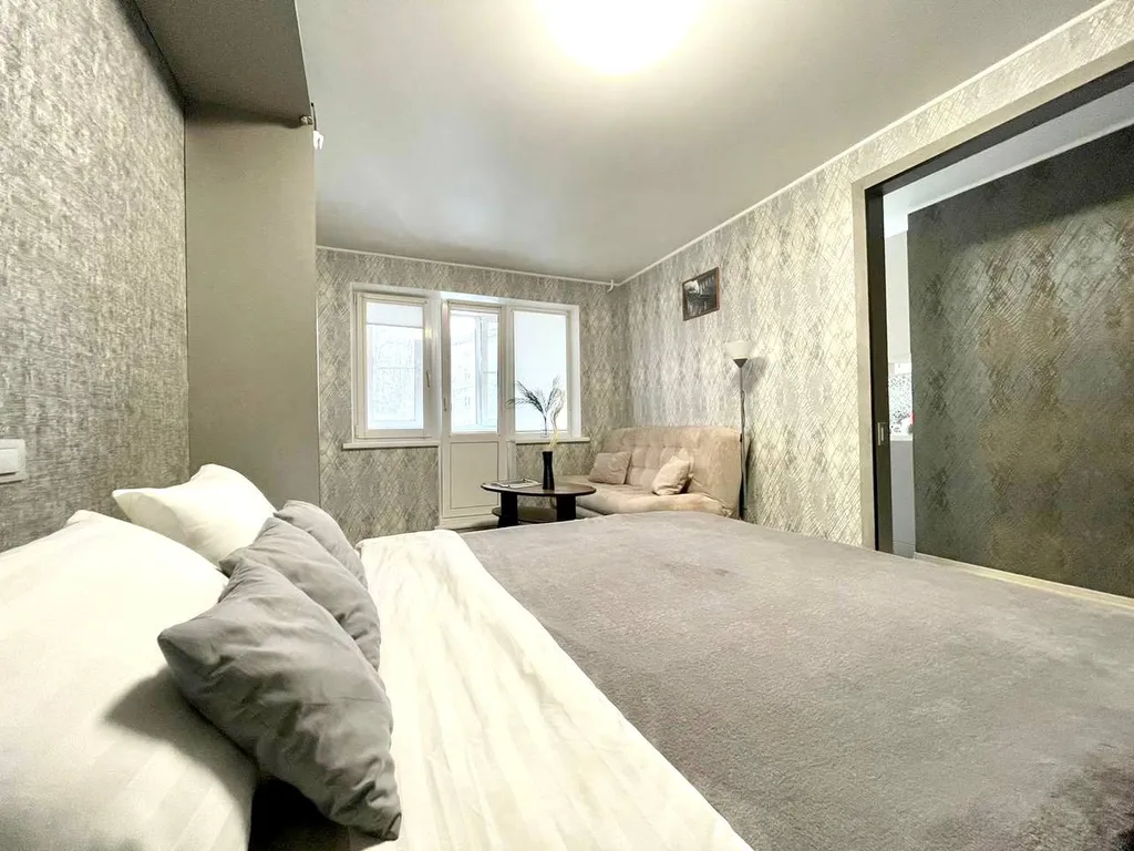 Поделам двушка рядом с ж/д вокзалом