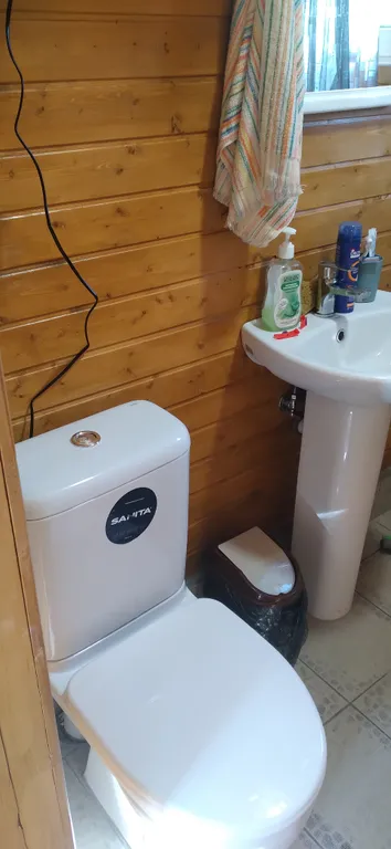 Небольшой дом на острове