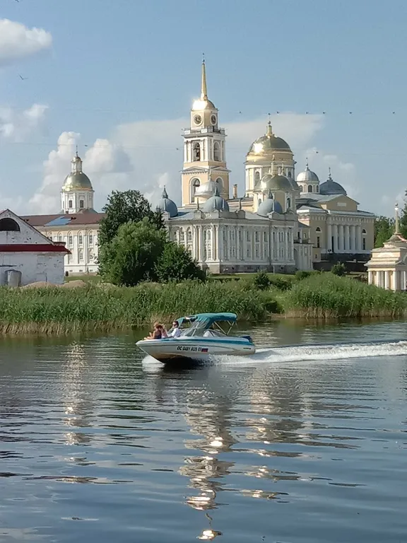 Дом на территории заповедника рядом  с озером Селигер можно с питомцем