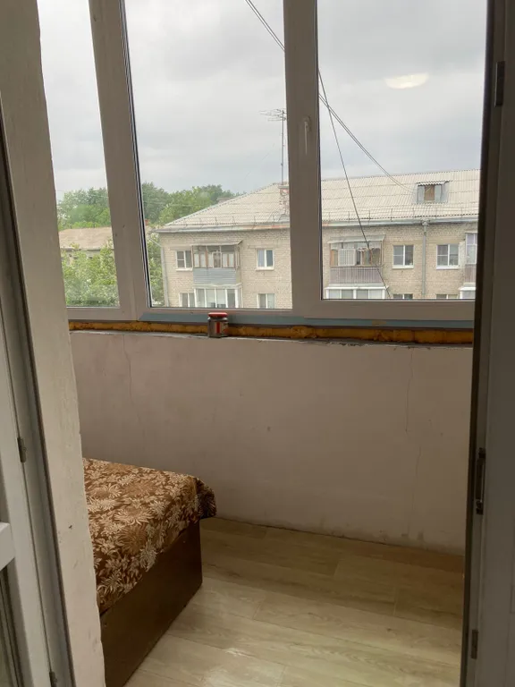 Уютная гостиная с лоджией