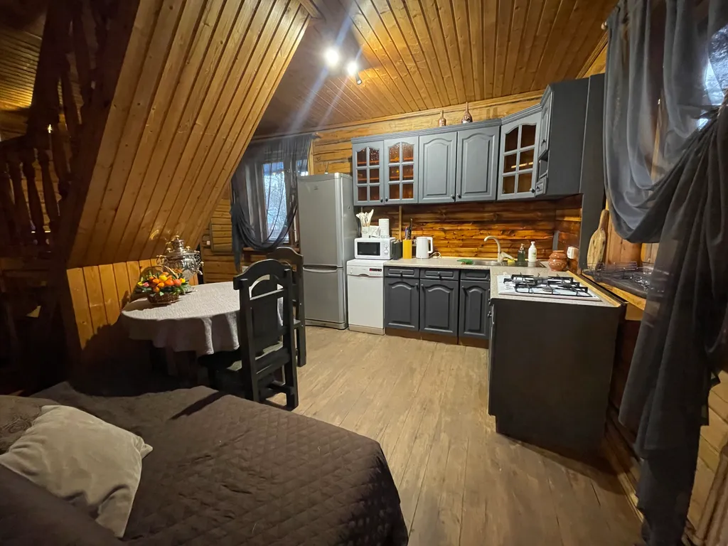 Коттедж Дом для семейного отдыха, закрытых встреч и камерных праздников. — Загорянский