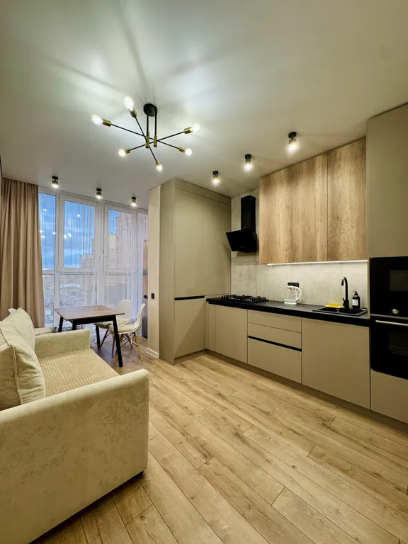 Роскошная двухкомнатная квартира у фонтана