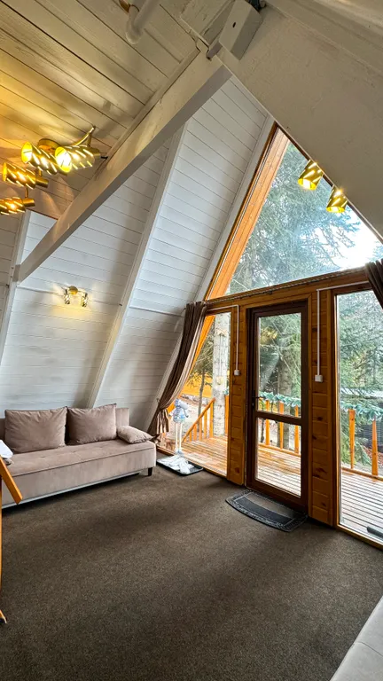 Треугольное шале