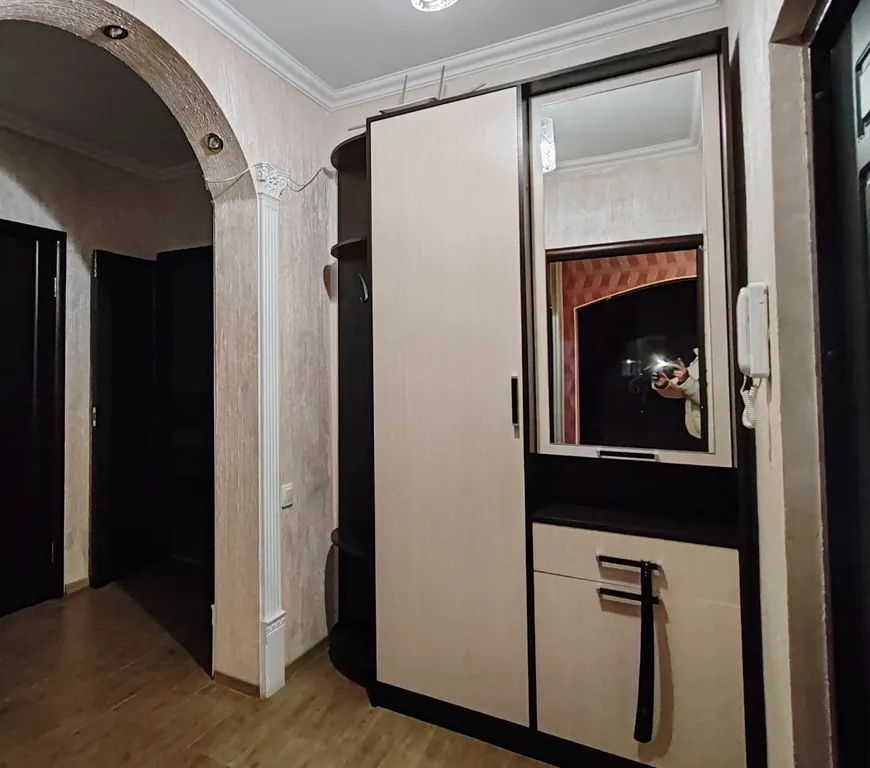 Евротрешка возле ТЦ Кит