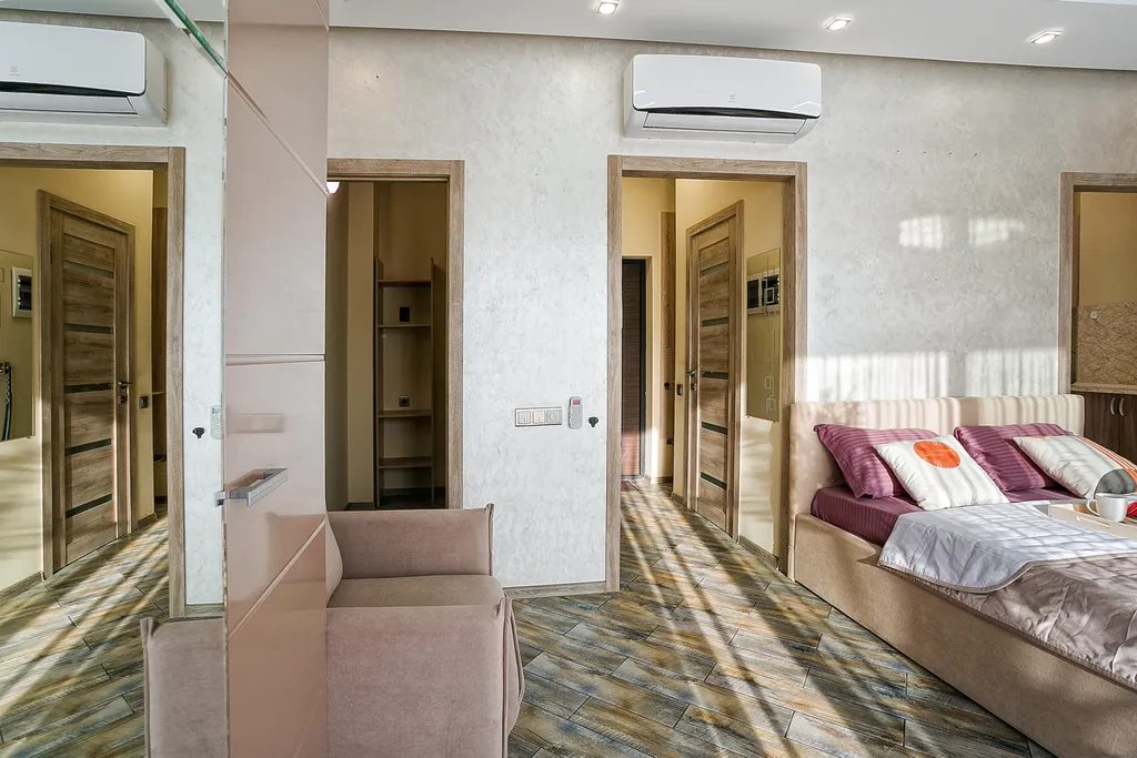 Студия терраса вид на горы и частично на море в приморском парке