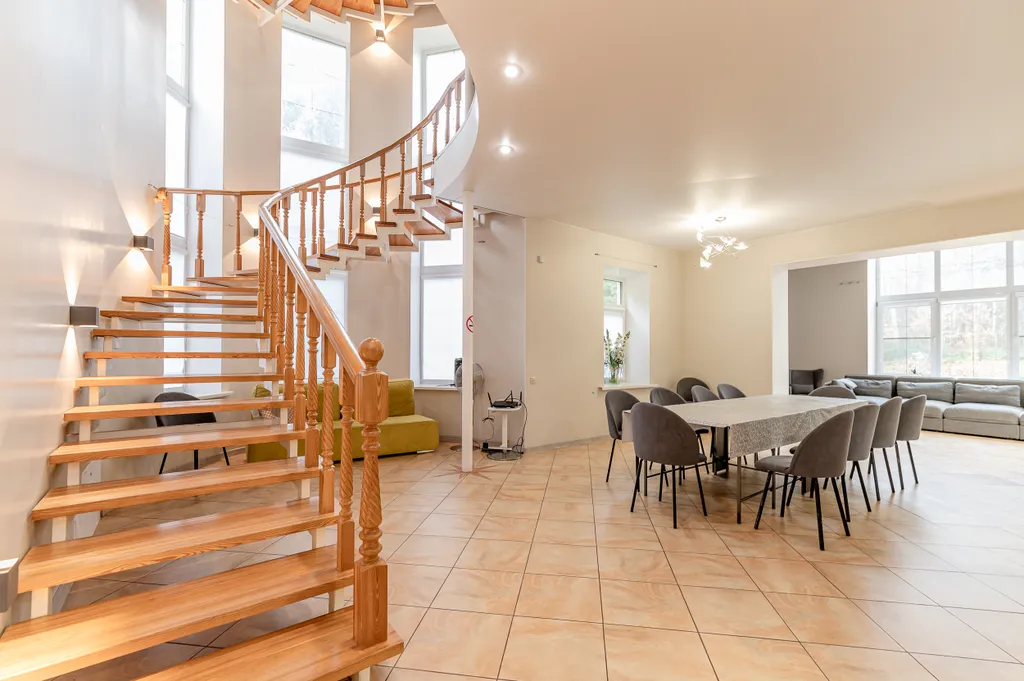 Коттедж Дом в Мытищах с бассейном — Вешки