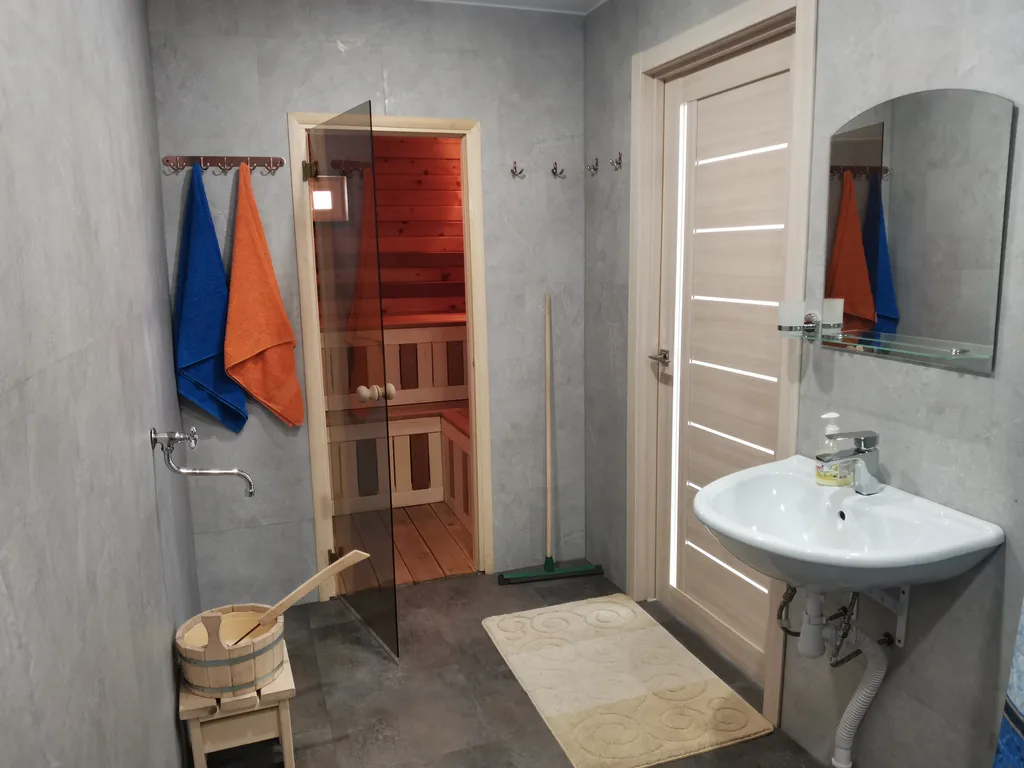 Часть дома с баней внутри