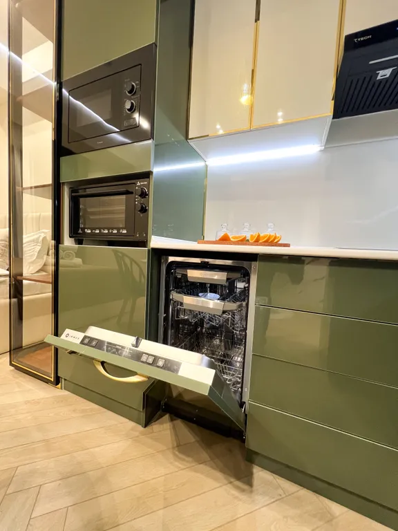 Уютная дизайнерская студия на 16 этаже в ЖК Modera Towers