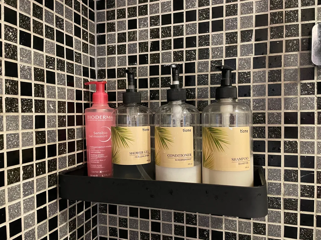 Коттедж Уютный дом с горячей купелью — Стеклянный