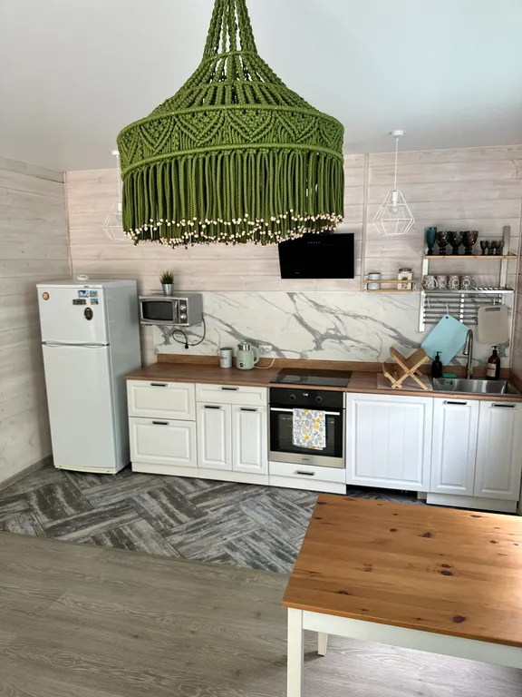 Загородный дом с бассейном и сауной