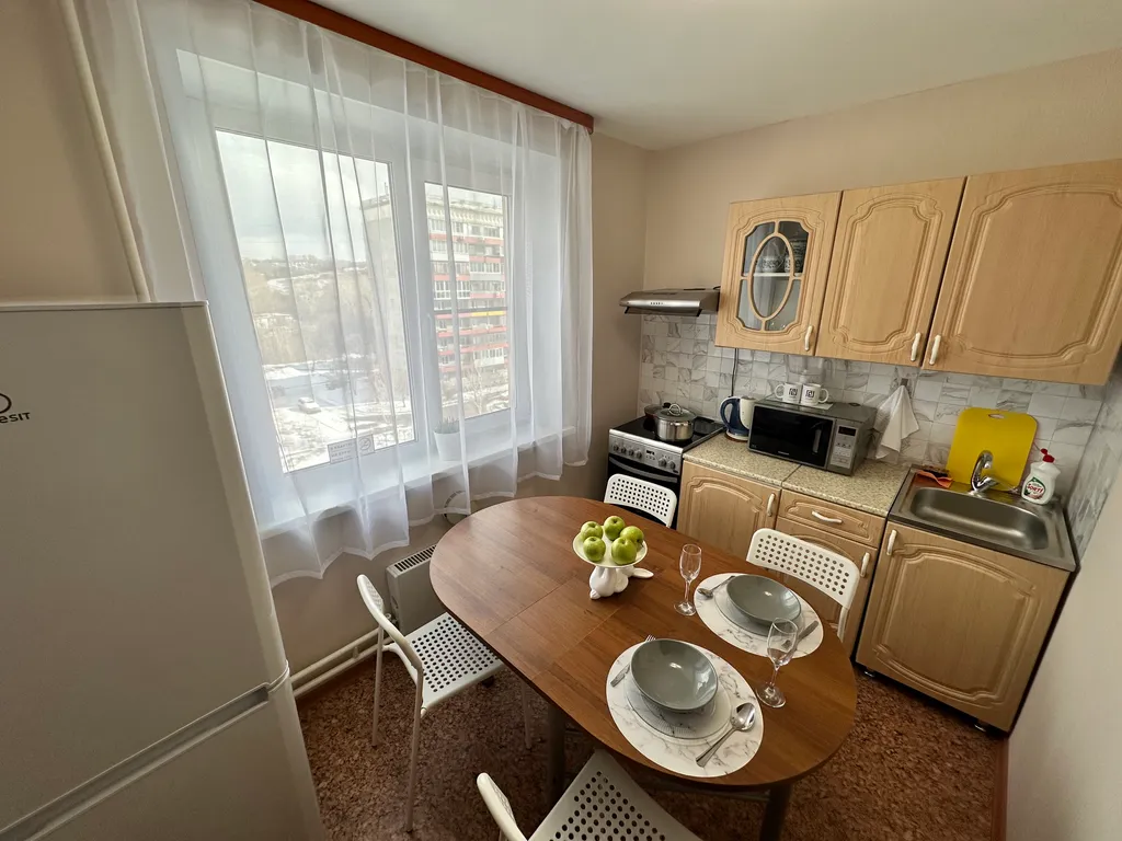 "В Гости!" на Строителей 90Б (1к квартира рядом с Термоленд)