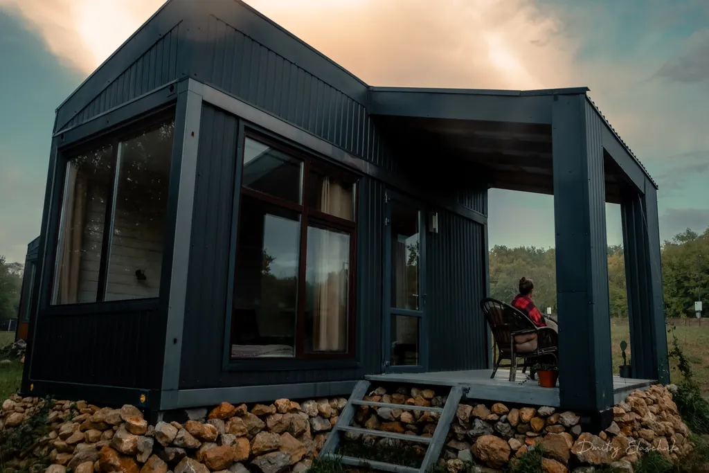 Домик с видом на лес