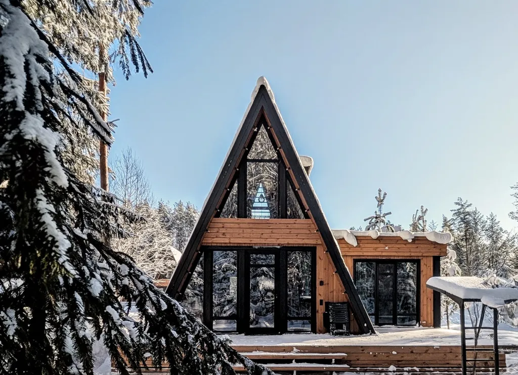 Коттедж А-фрейм на нарочи видом на лес в 10 минутах ходьбы от пляжа — аренда посуточно в Нарочь