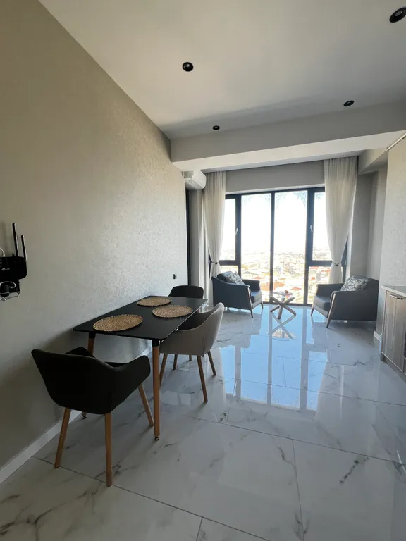 Квартира с видом на озеро