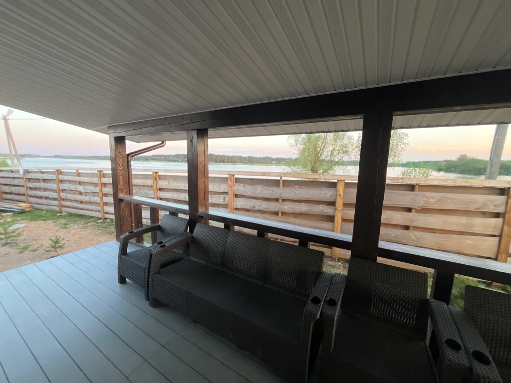 Дом на берегу Волжского водохранилища