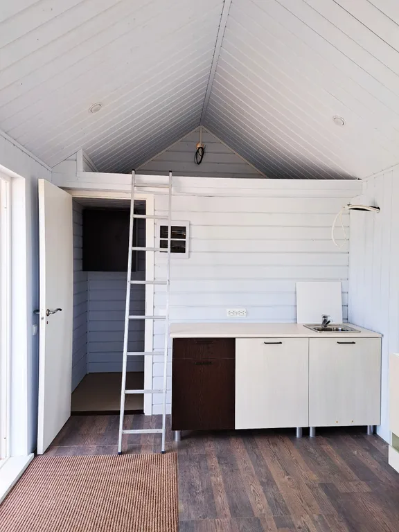 Оранжевый домик