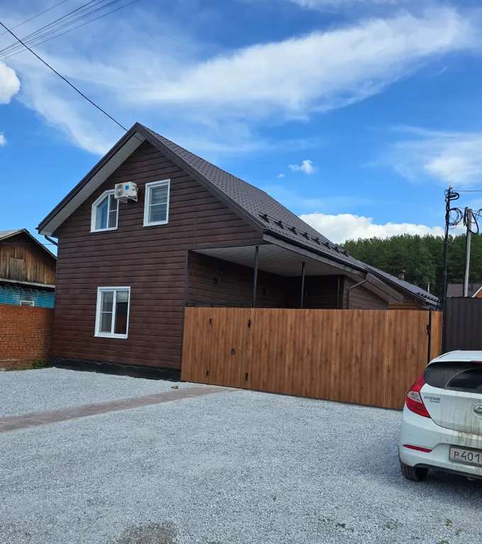 Новый двухэтажный коттедж недалеко от городского пляжа