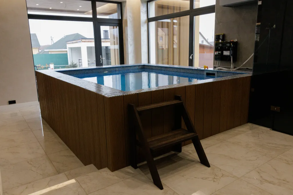 Шикарный коттедж в Подмосковье с круглогодичным бассейном на улице