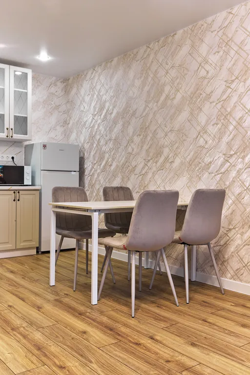 Современная квартира с большой кухней-гостиной