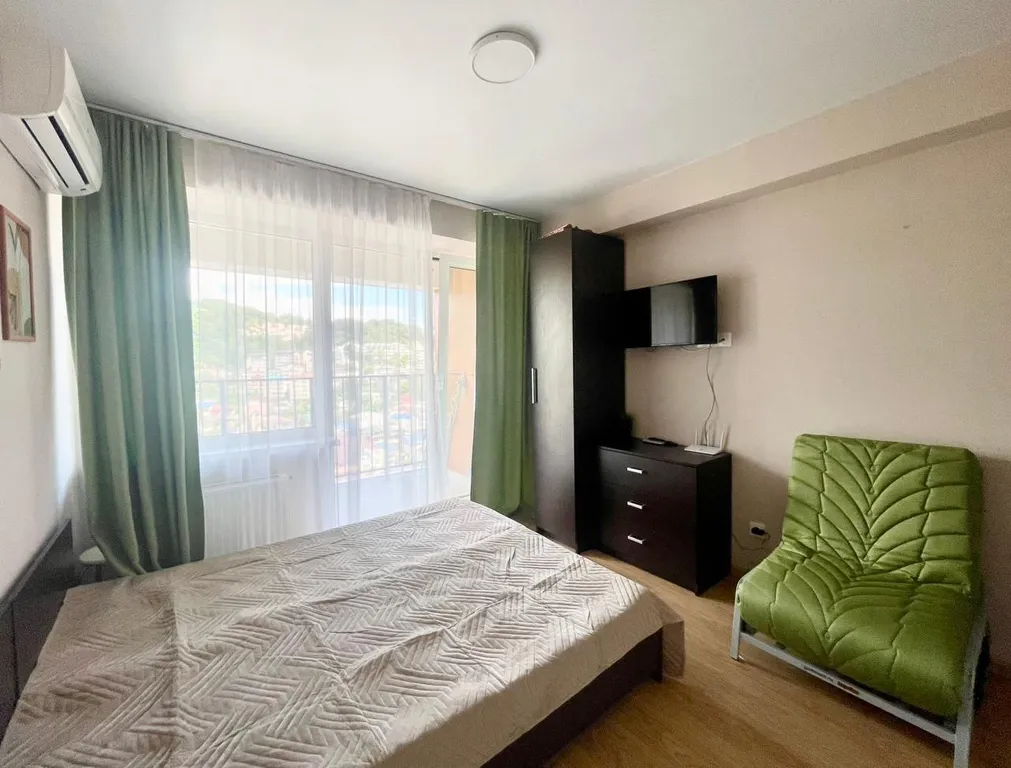 Студия с бассейном на территории ЖК