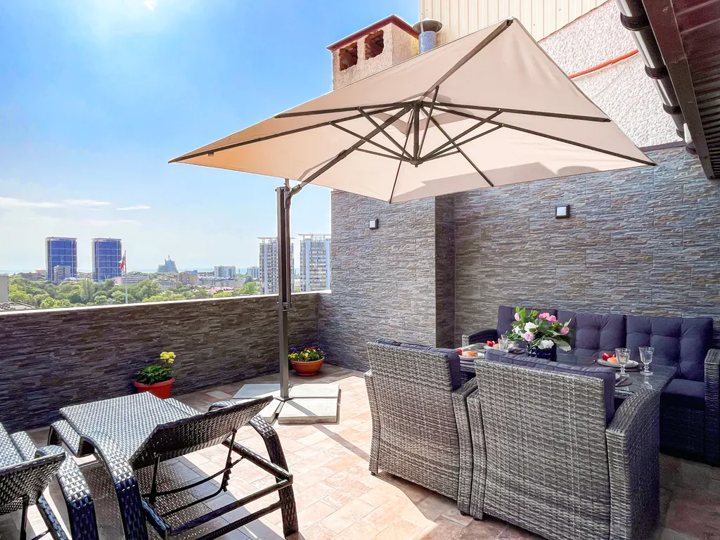 Квартира Мансарда с террасой в парке на Театральной площади — аренда посуточно в Анапа