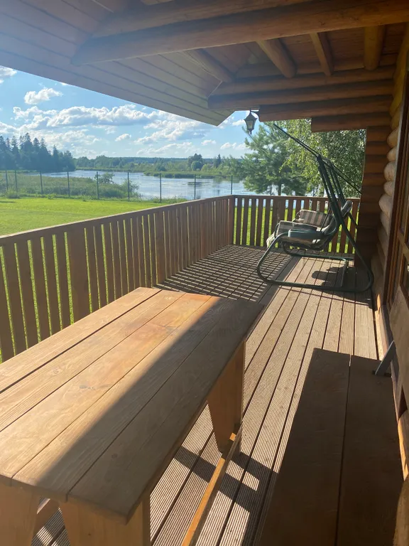 Дом с баней на берегу озера