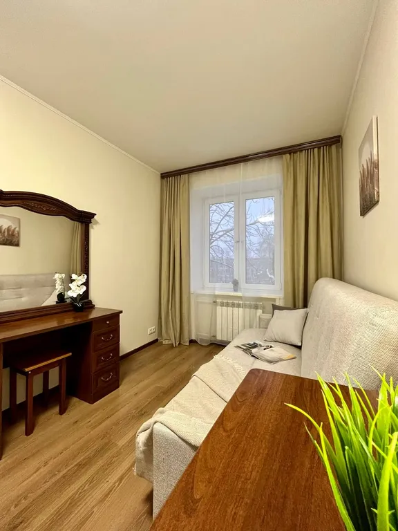 Квартира Уютная евро 3-комнатная квартира в 1 минуте от метро Академическая — Москва