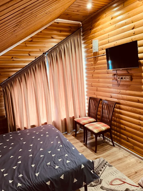 Коттедж Уютный двухэтажный домик — аренда посуточно в Заозёрное