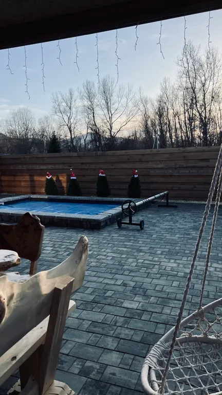 Вилла на берегу реки