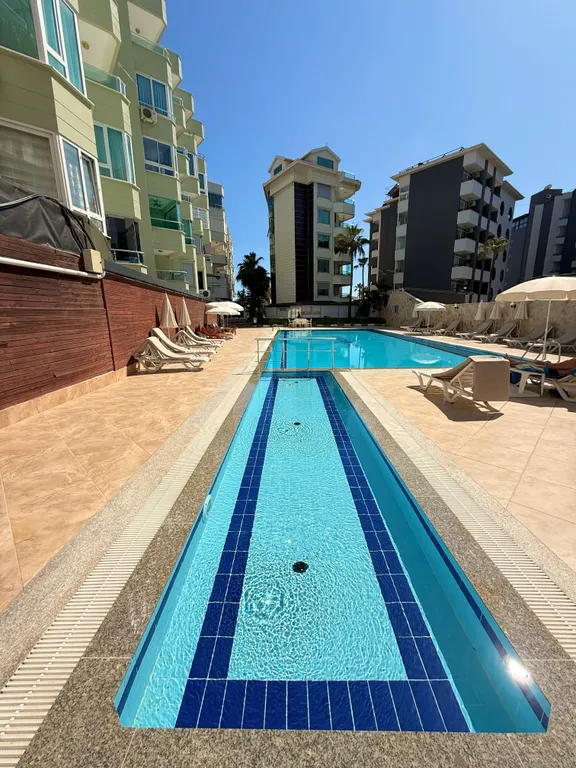 2BD Flat 50m to the Beach