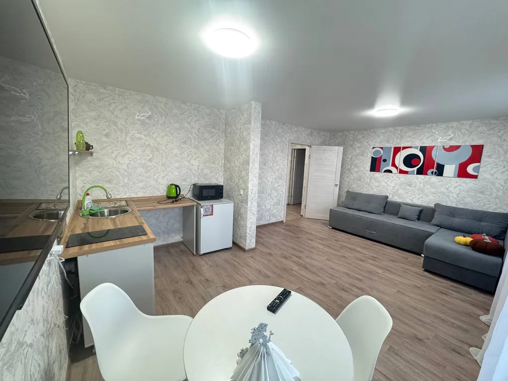 Уютная квартира в новом доме — аренда посуточно в Ачинск