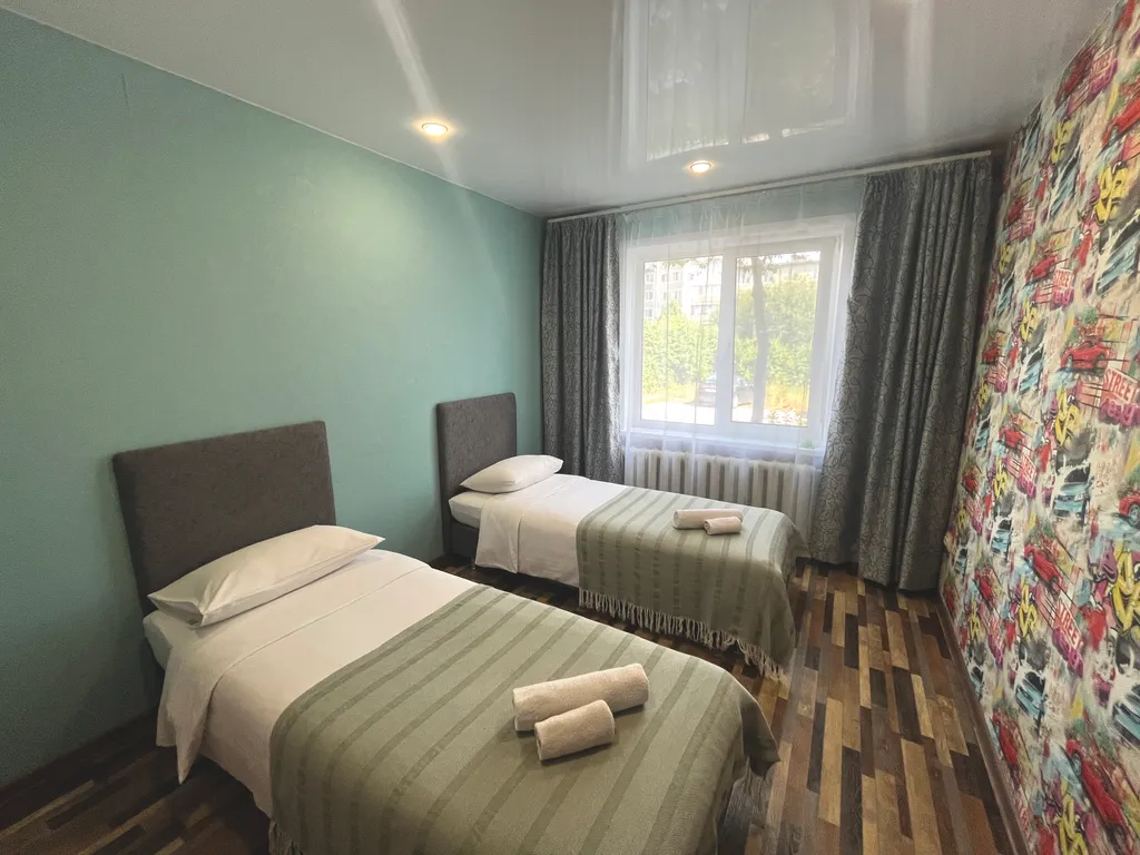 Квартира люкс в районе ДК Металлургов с большой кухней — аренда посуточно в Березники