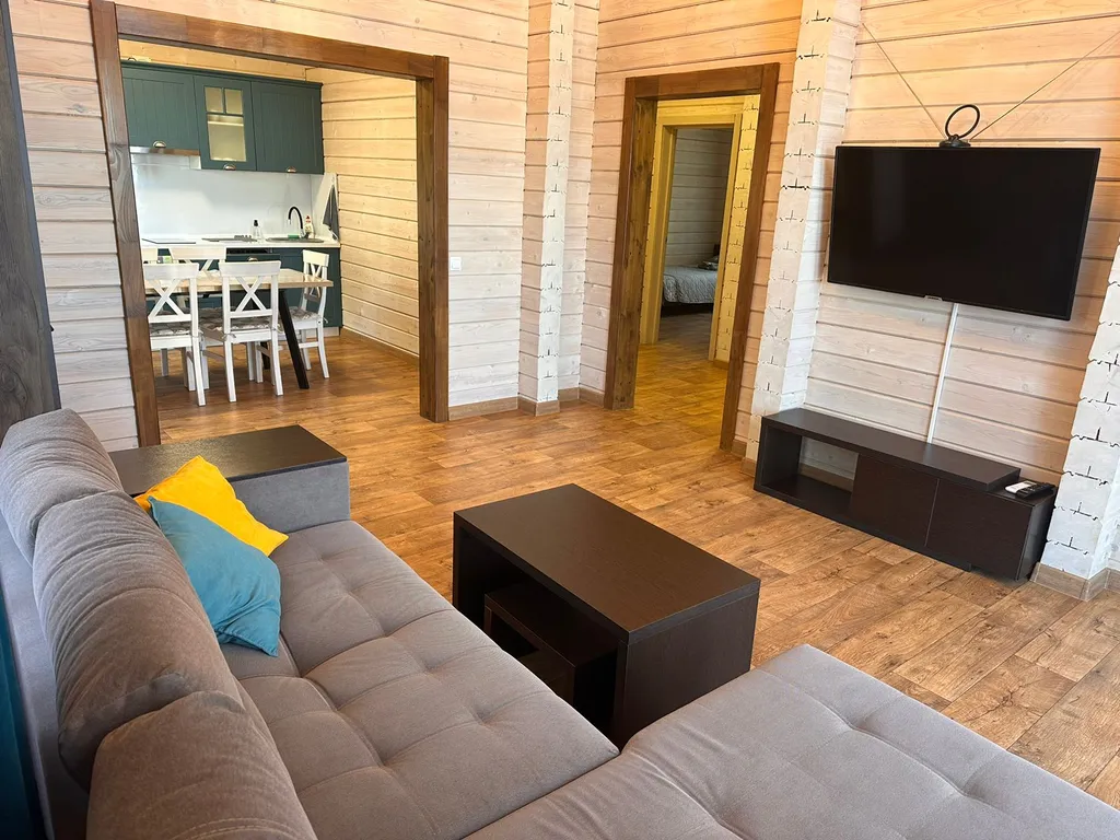 Тёплый коттедж на первой линии озера Волго